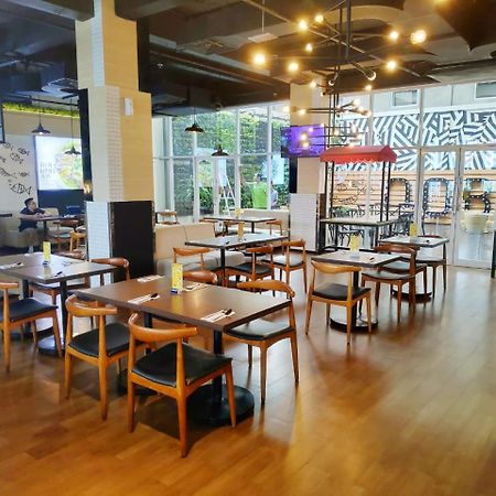 Maxonehotels.Com At Tidar Surabaja Zewnętrze zdjęcie