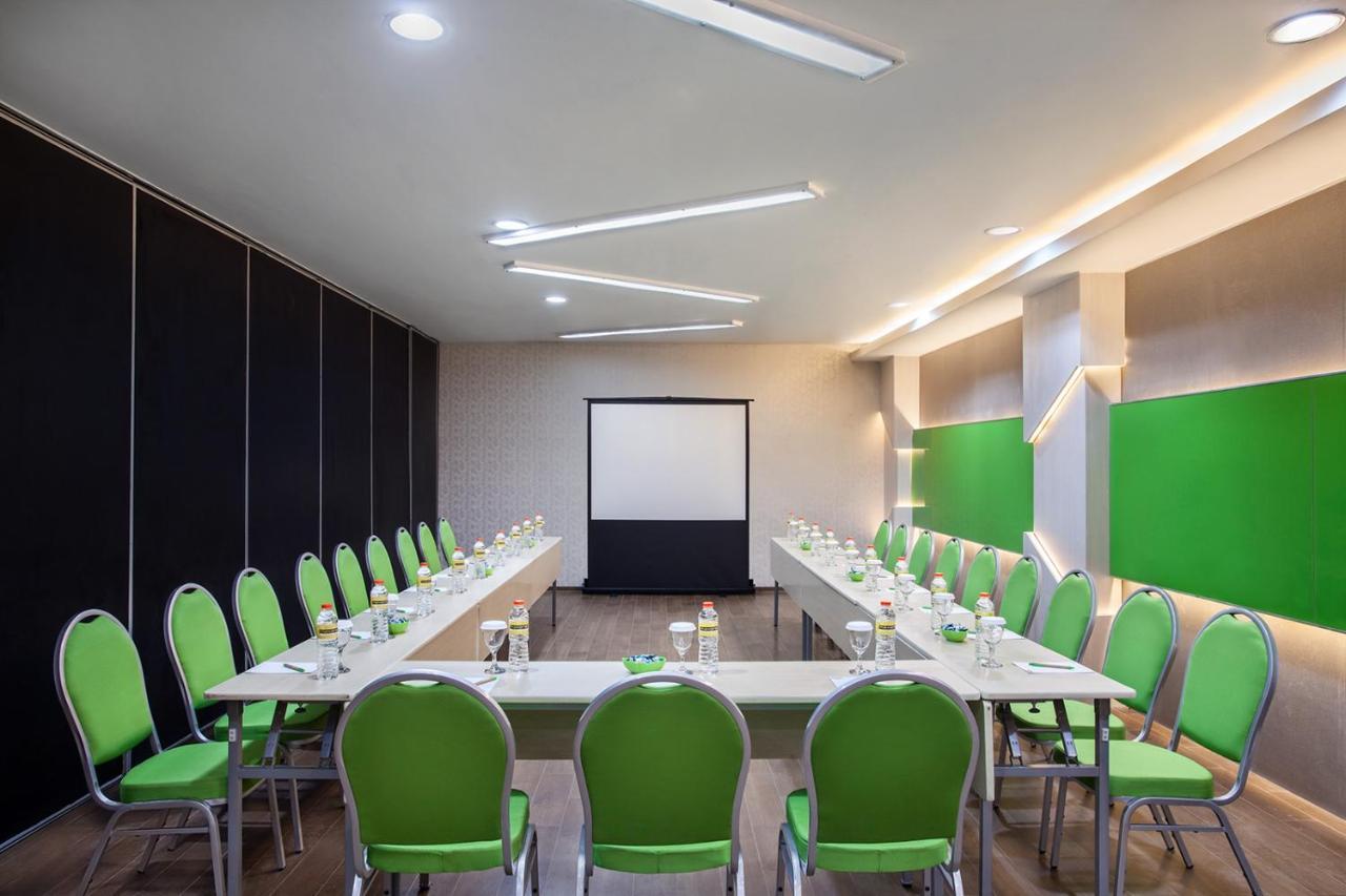Maxonehotels.Com At Tidar Surabaja Zewnętrze zdjęcie