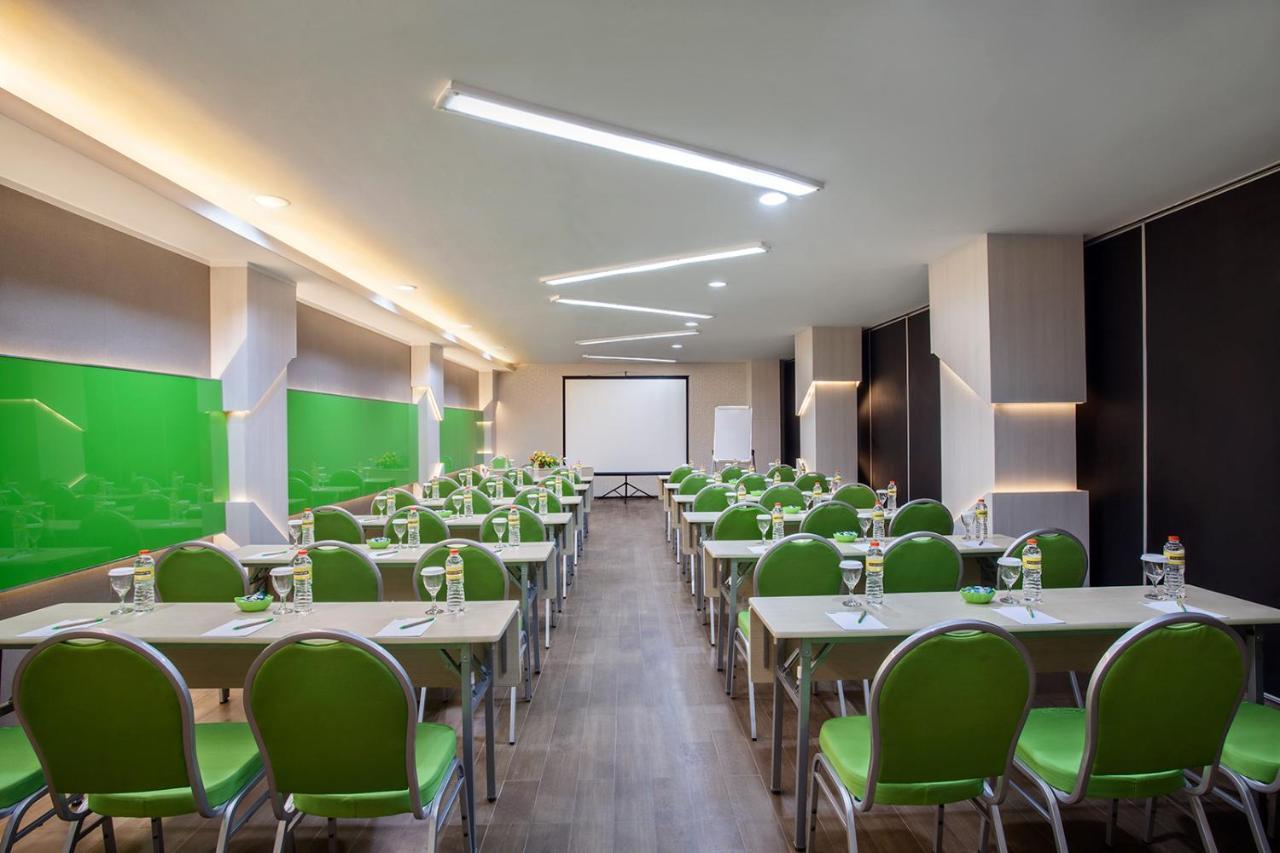Maxonehotels.Com At Tidar Surabaja Zewnętrze zdjęcie